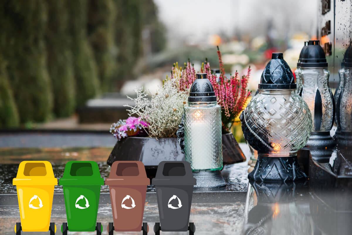 grafika symboliczna przedstawiająca kosze do segregacji śmieci w kolorach: żółtym, zielonym, brązowym i czarnym, na tle zdjęcia zniczy i kwiatów na grobie.